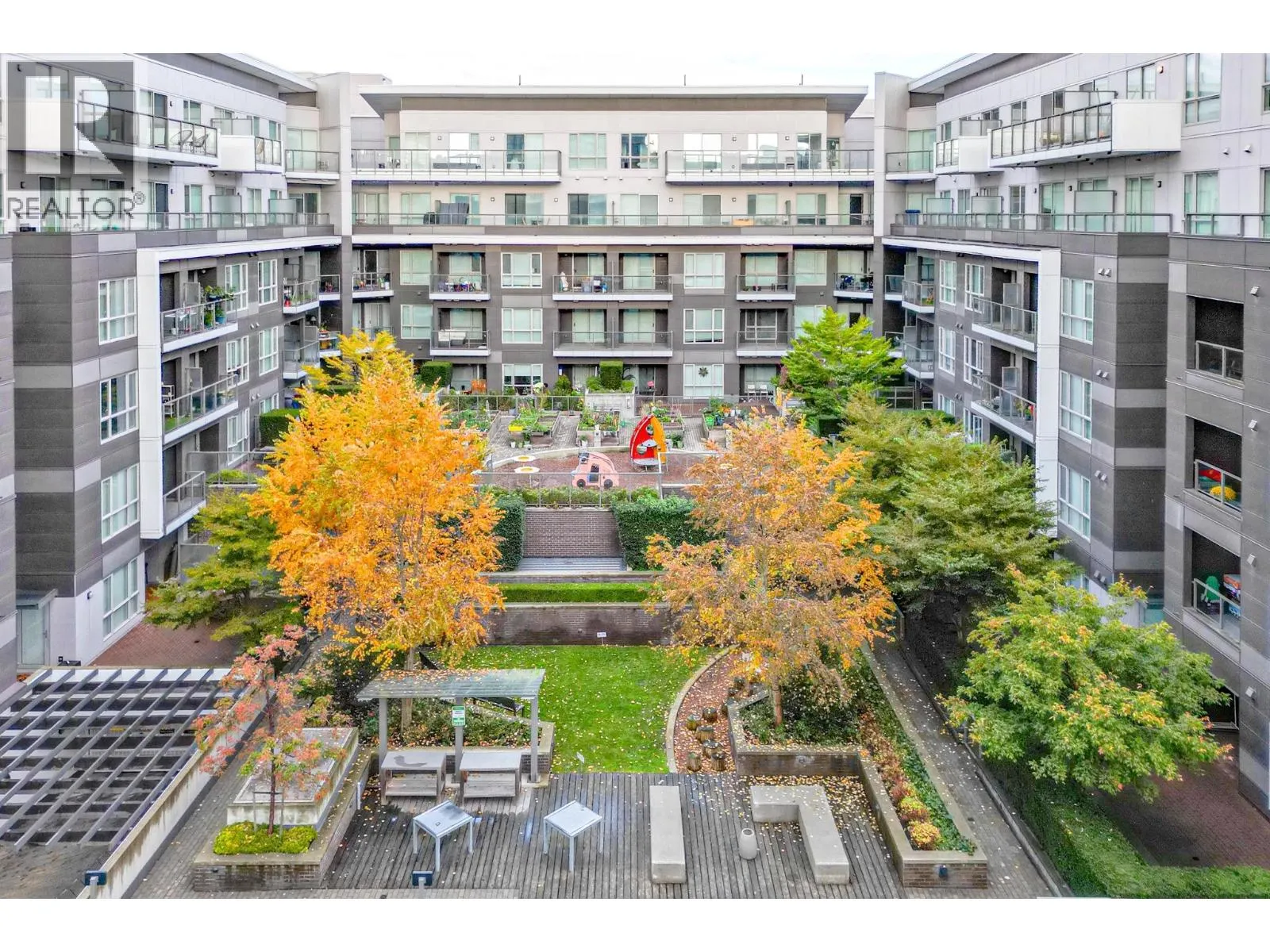 210 7008 RIVER PARKWAY