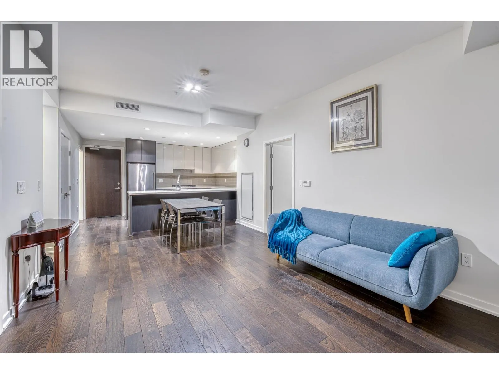 210 7008 RIVER PARKWAY