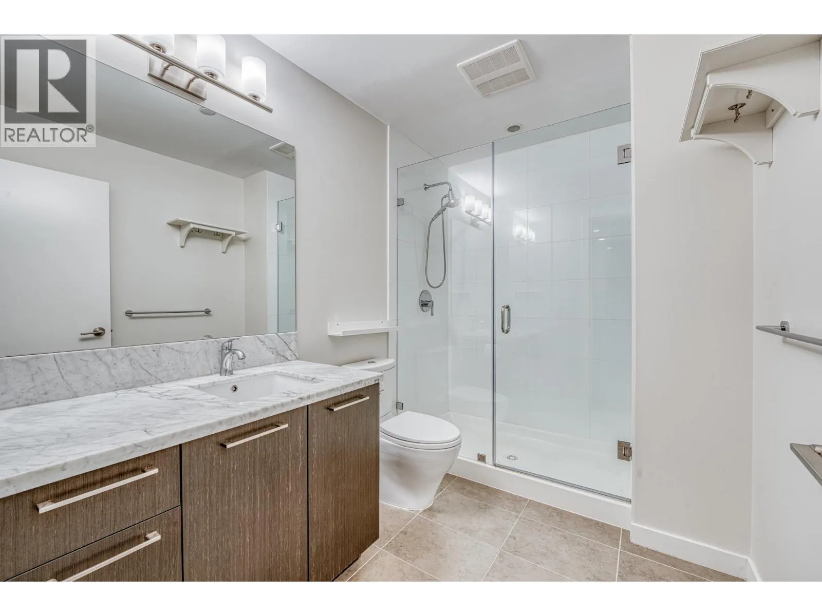 210 7008 RIVER PARKWAY