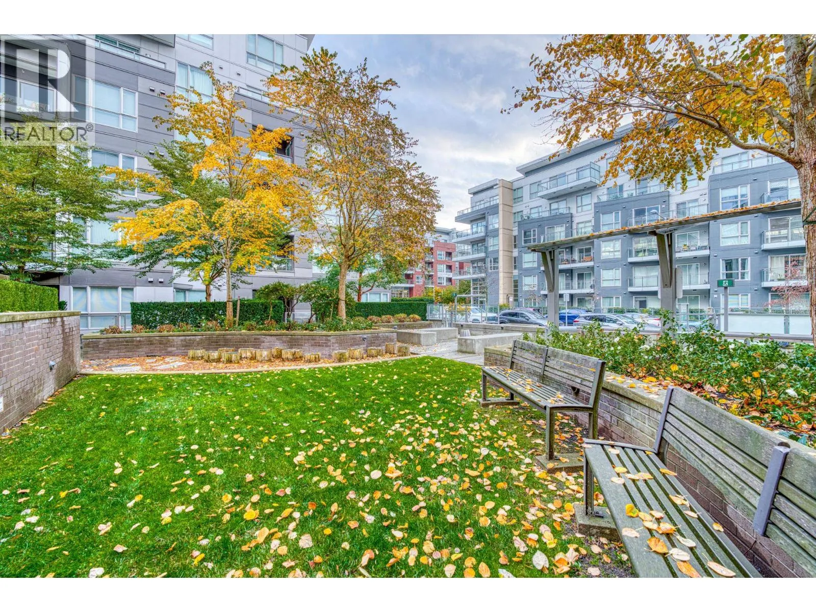 210 7008 RIVER PARKWAY