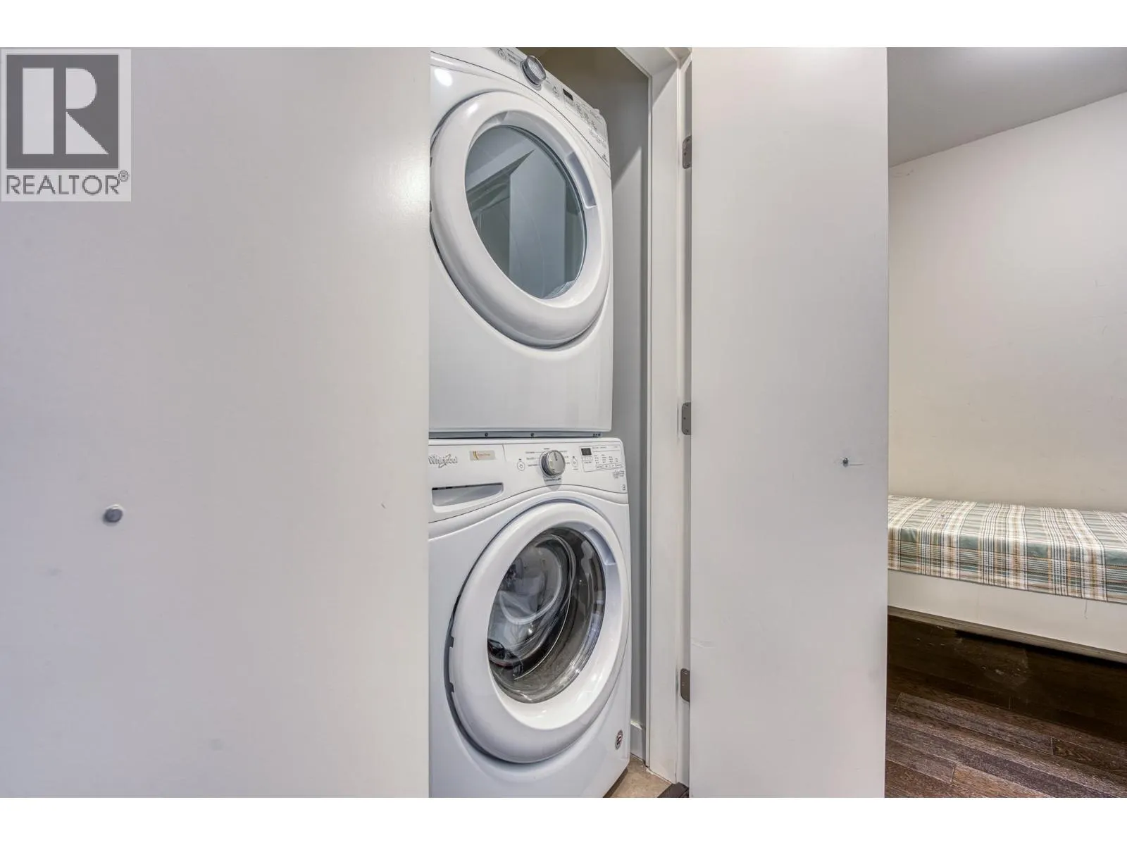 210 7008 RIVER PARKWAY