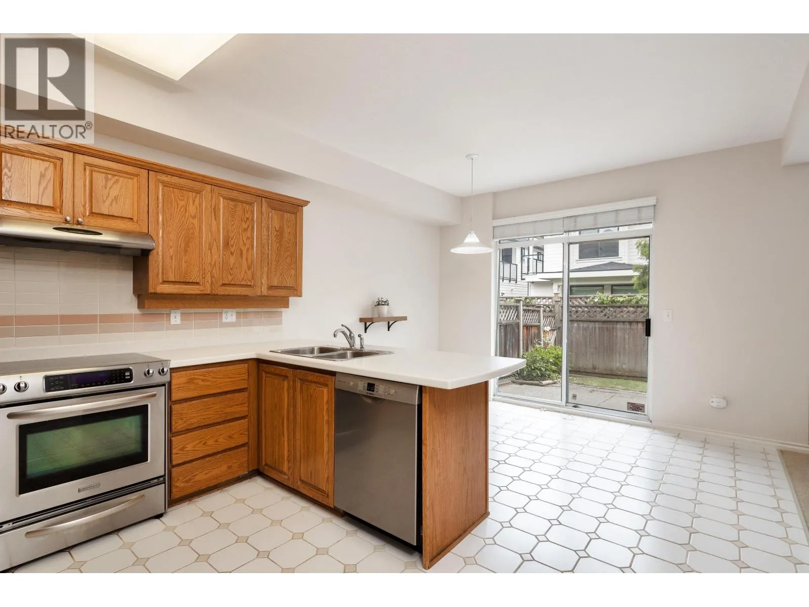 20 9311 DAYTON AVENUE