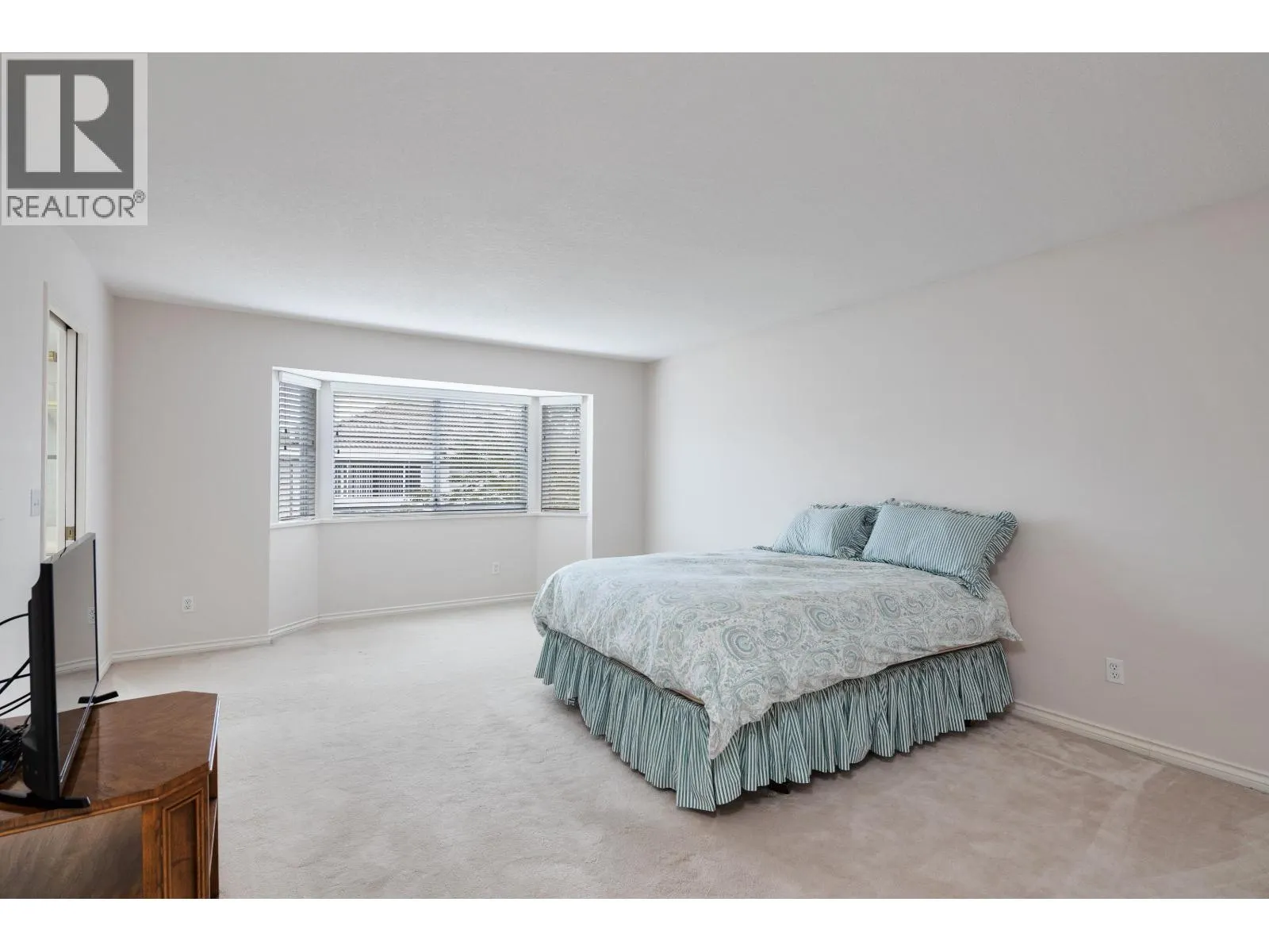 20 9311 DAYTON AVENUE