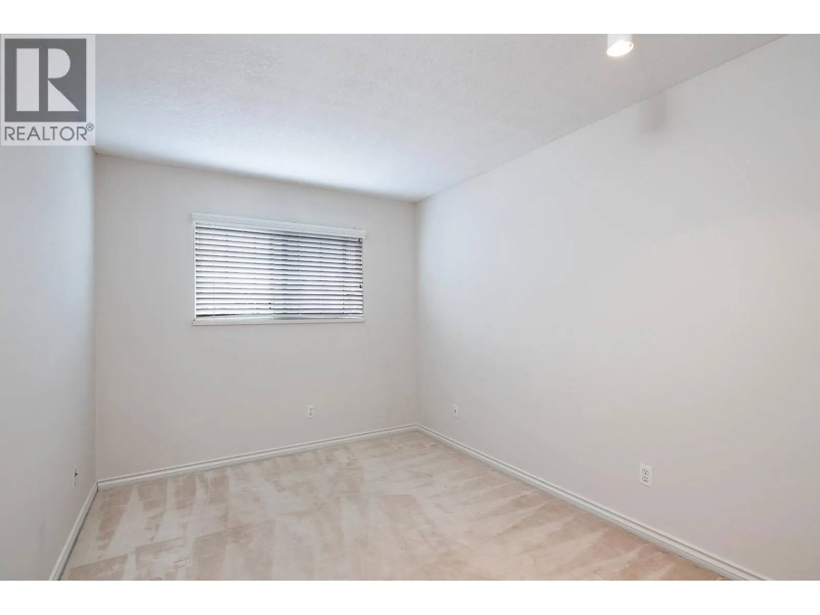 20 9311 DAYTON AVENUE