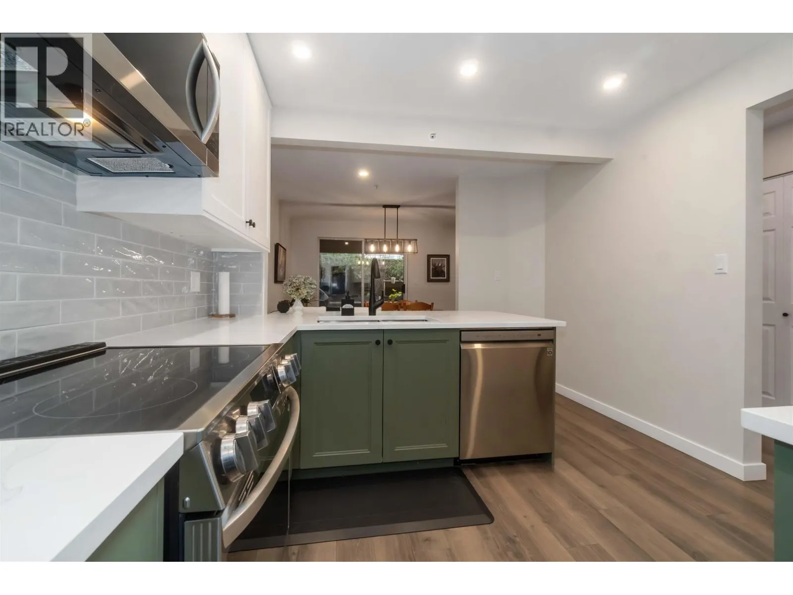 310 1000 BOWRON COURT