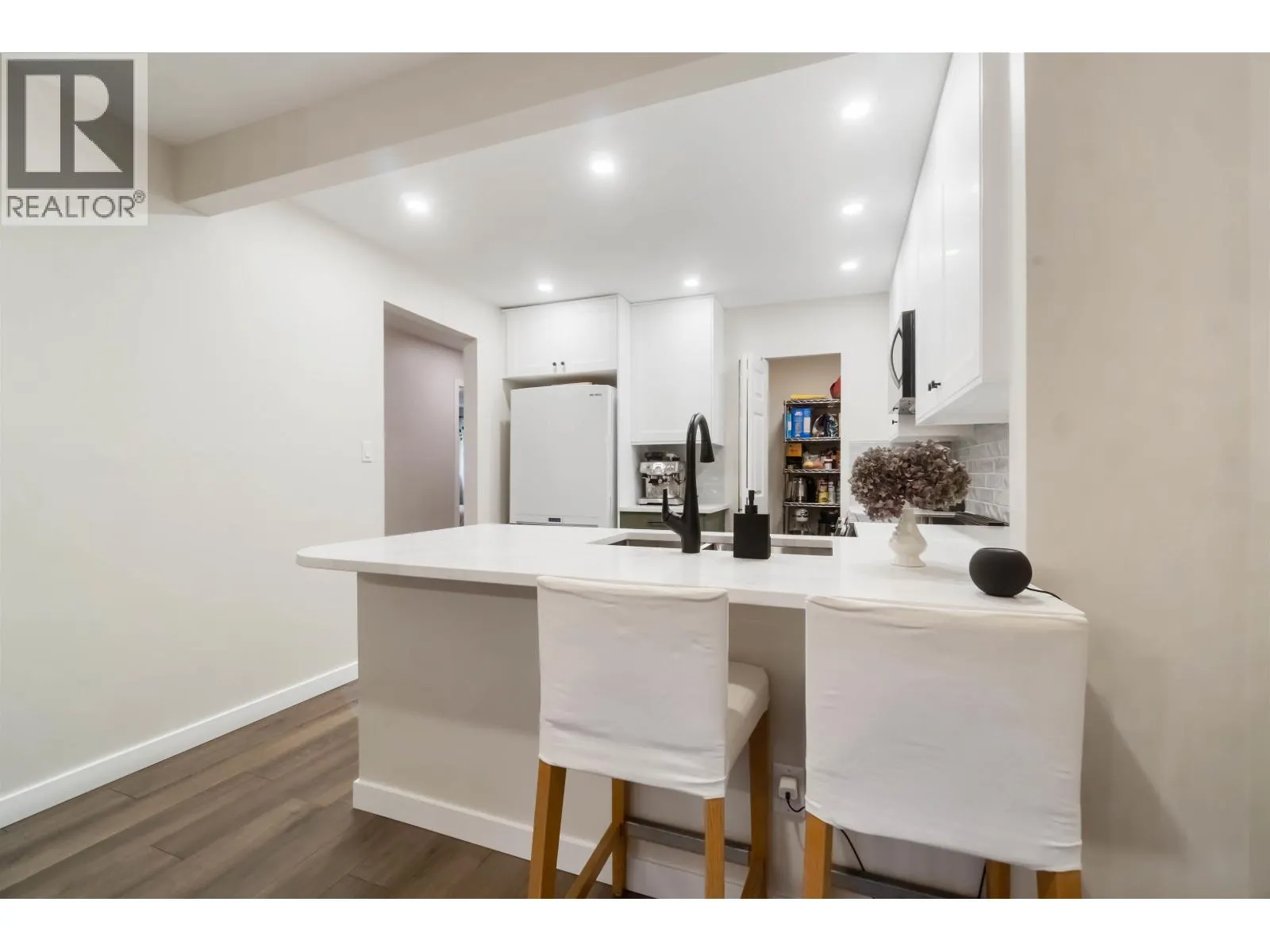 310 1000 BOWRON COURT