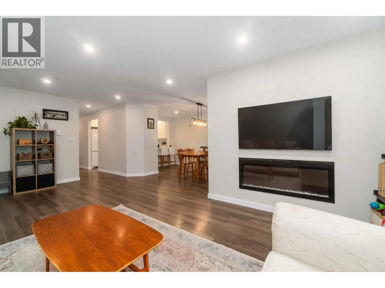 310 1000 BOWRON COURT