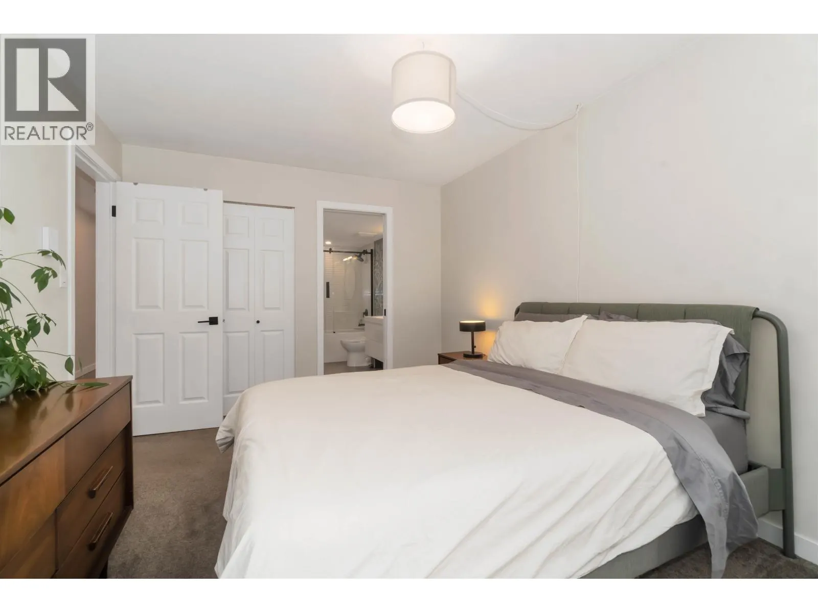 310 1000 BOWRON COURT