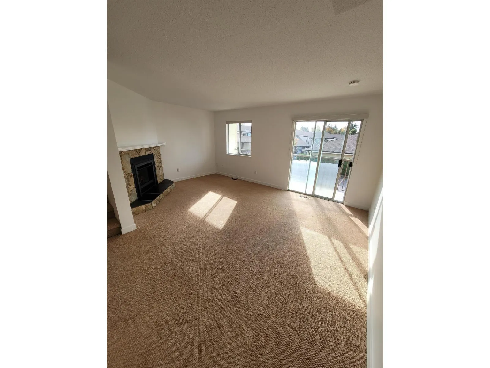 52 27272 32 AVENUE