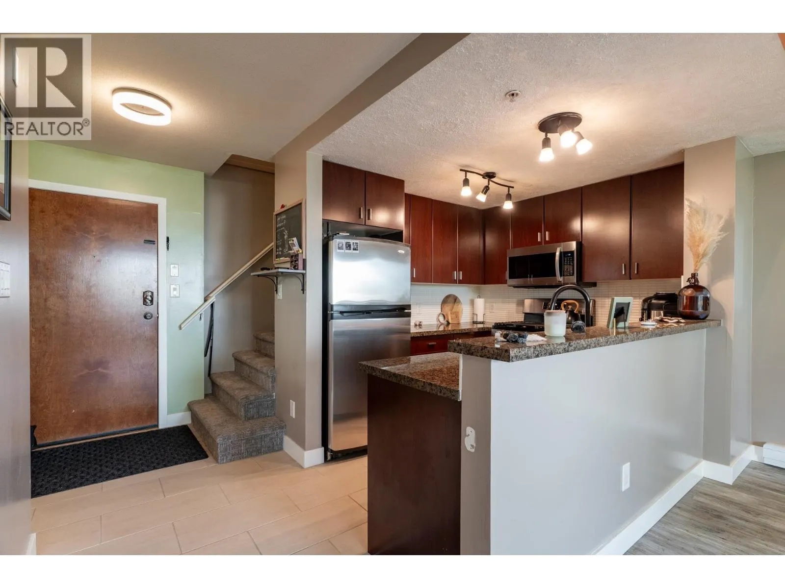 415 6888 SOUTHPOINT DRIVE