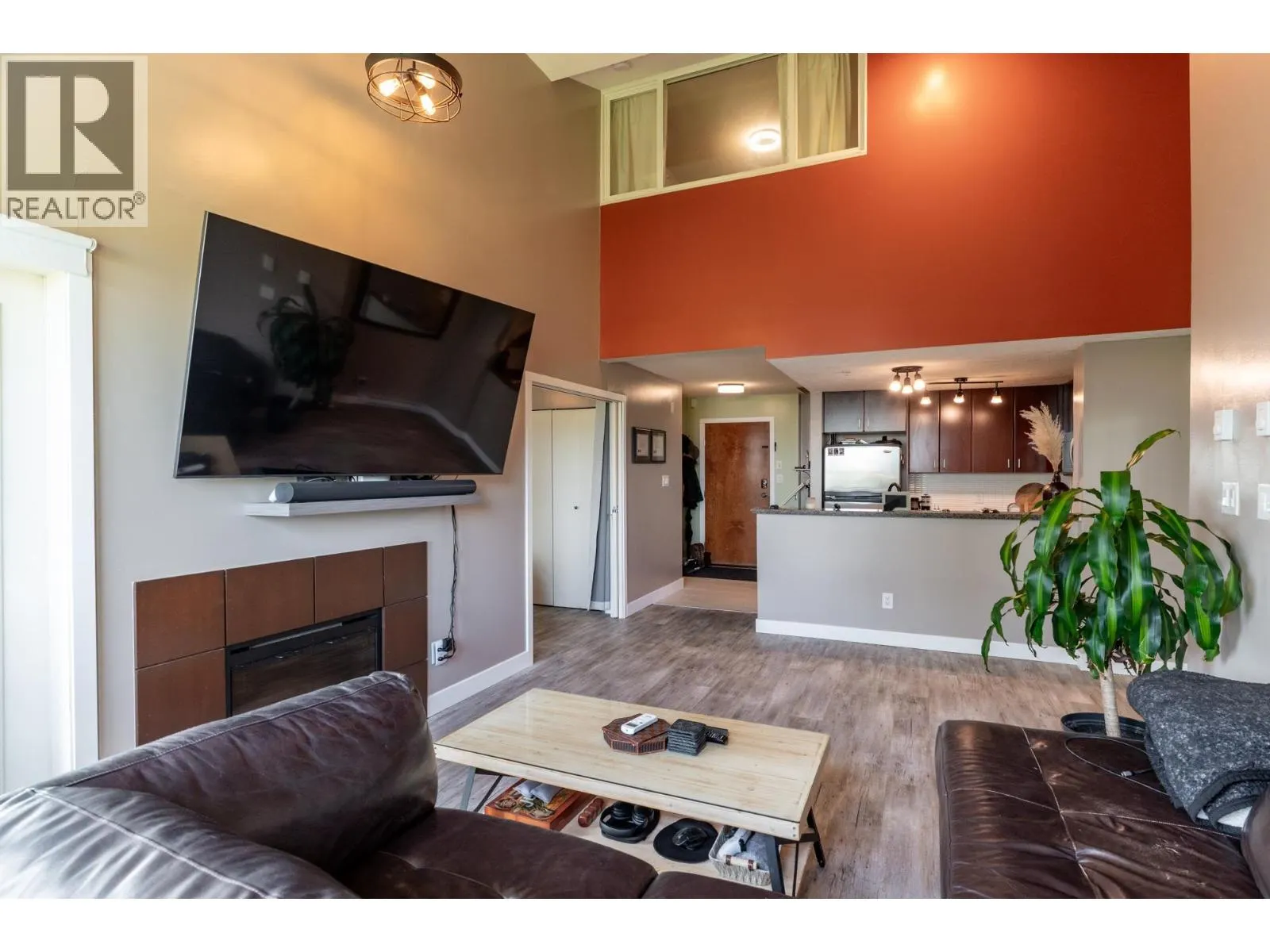 415 6888 SOUTHPOINT DRIVE