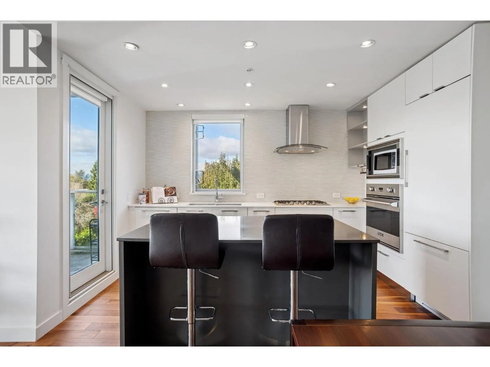 508 4867 CAMBIE STREET