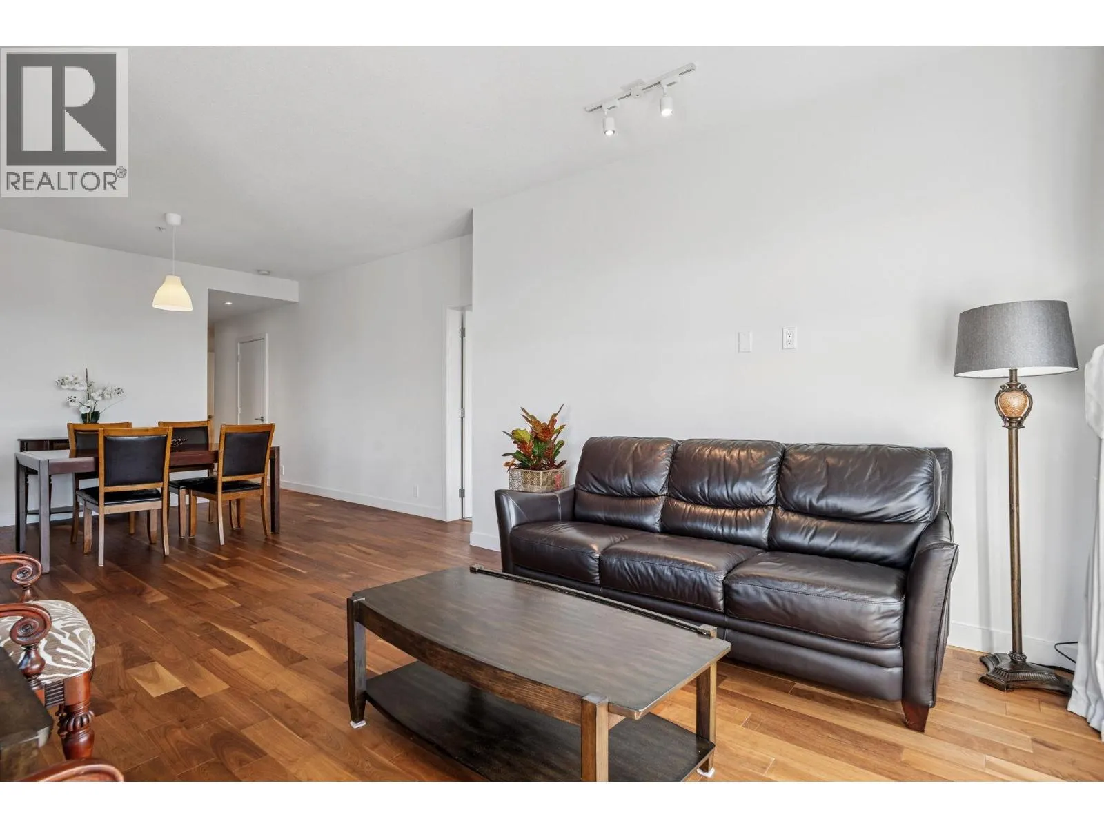 508 4867 CAMBIE STREET