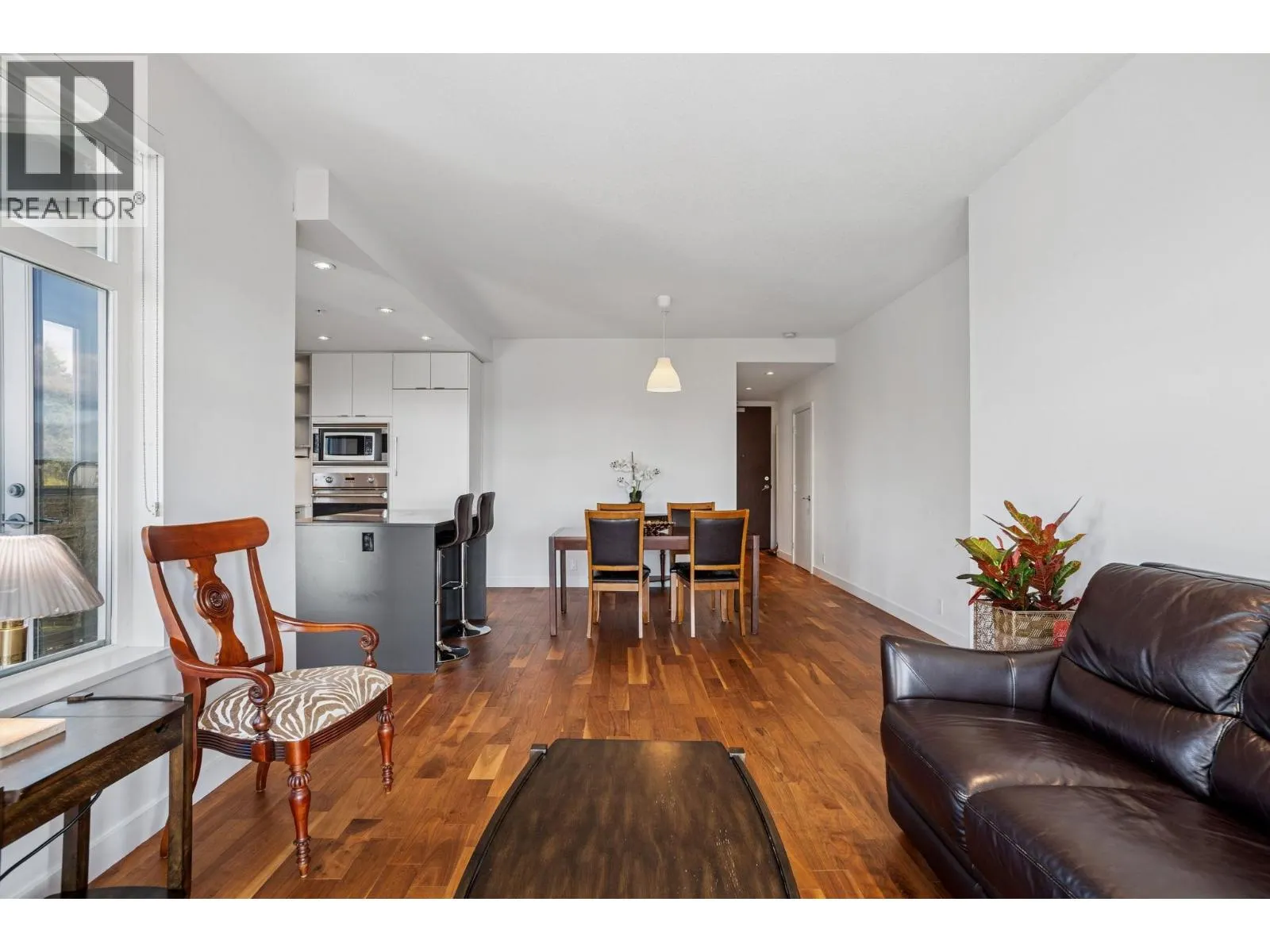 508 4867 CAMBIE STREET