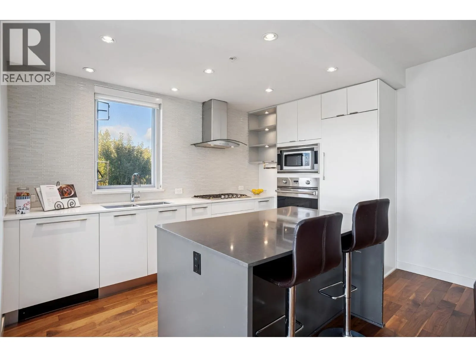 508 4867 CAMBIE STREET