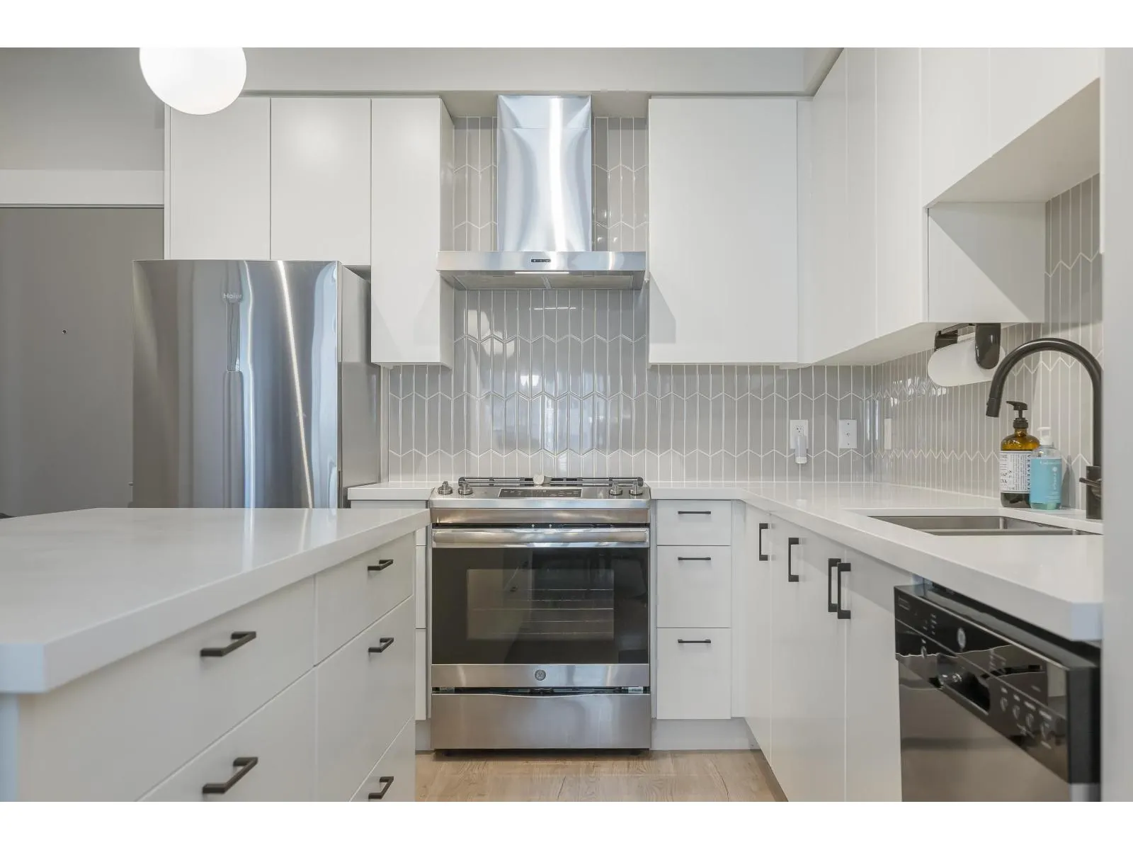B408 20838 78B AVENUE