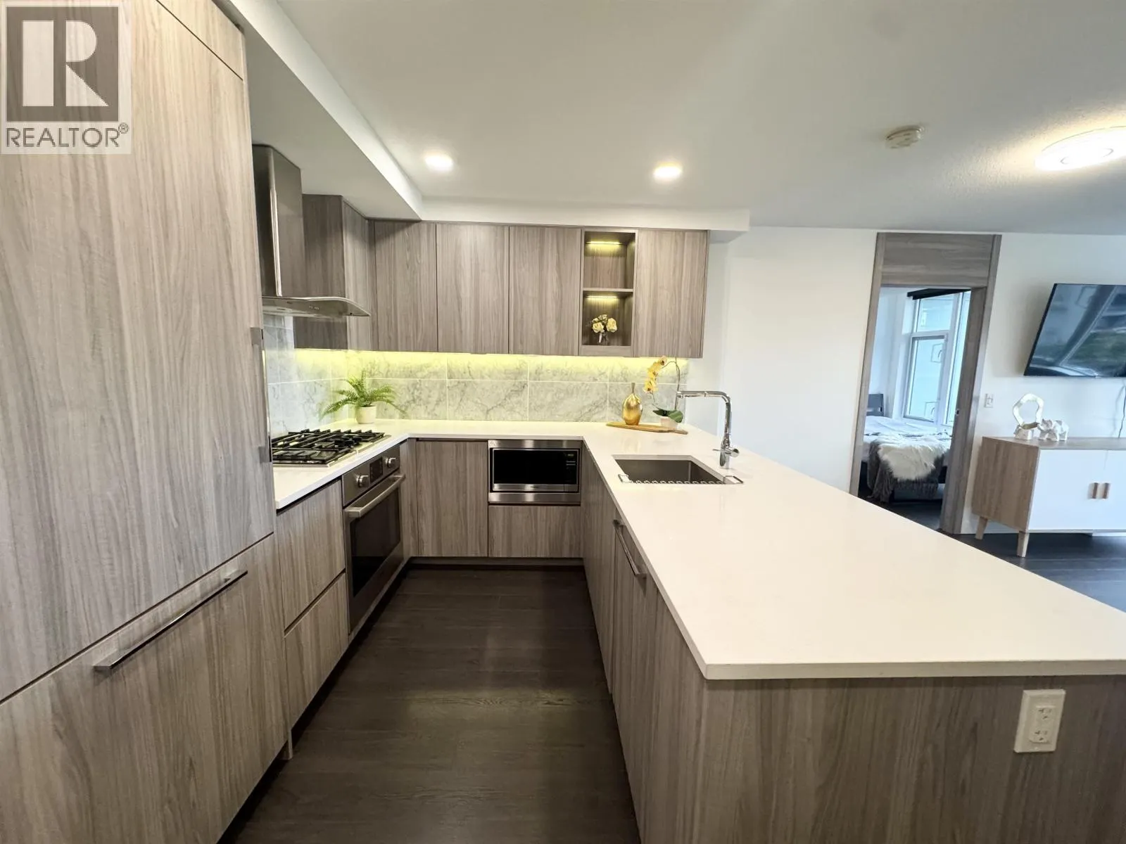 801 8800 HAZELBRIDGE WAY