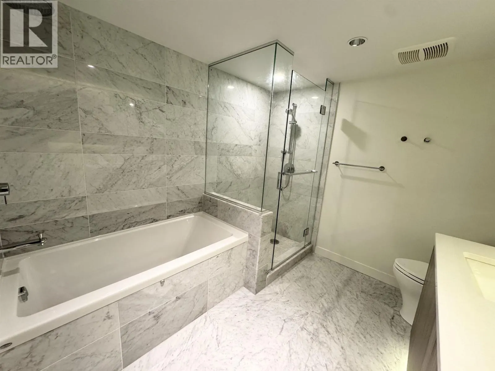 801 8800 HAZELBRIDGE WAY