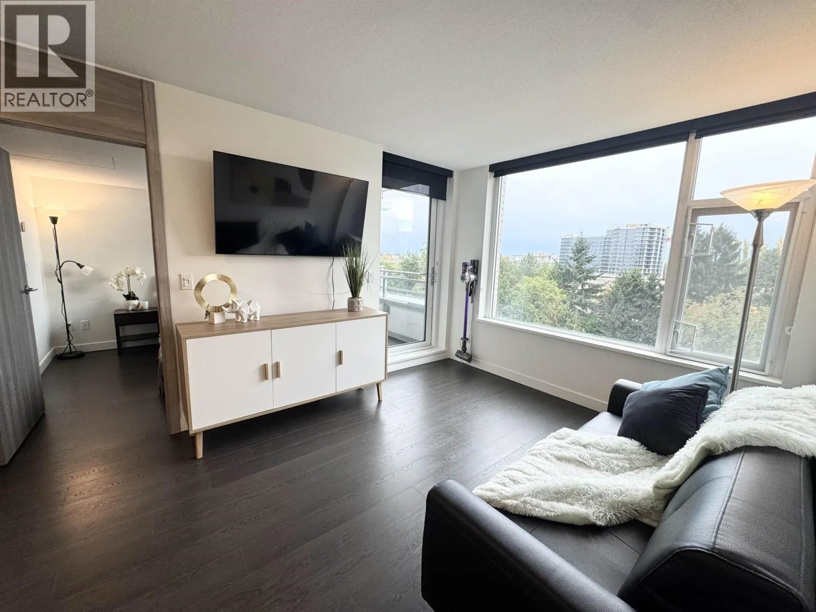 801 8800 HAZELBRIDGE WAY