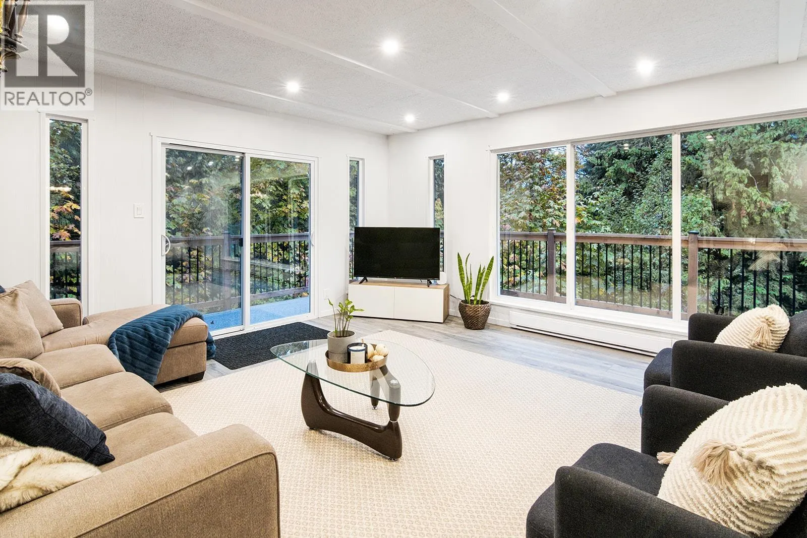 40202 SKYLINE DRIVE