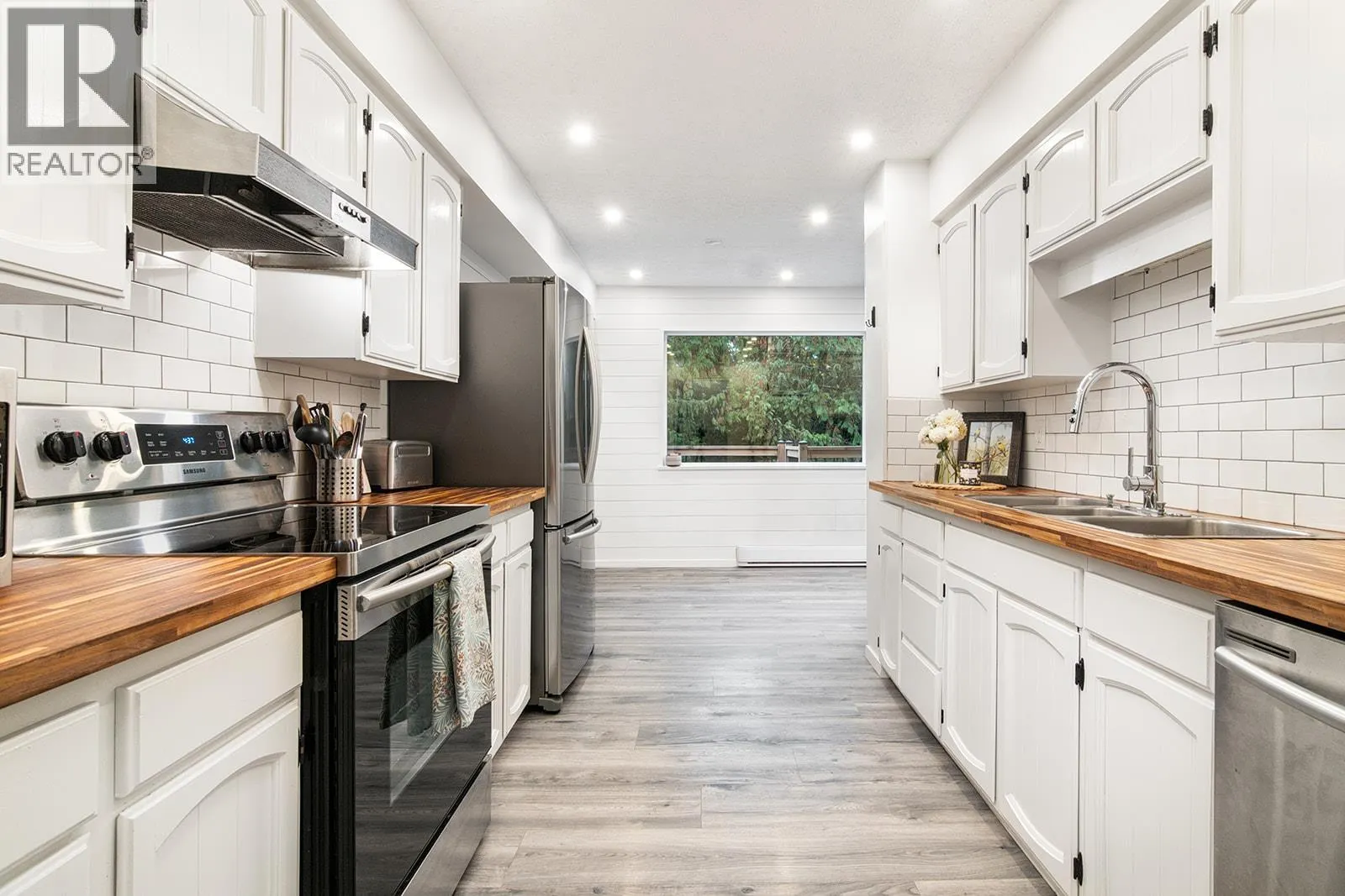 40202 SKYLINE DRIVE