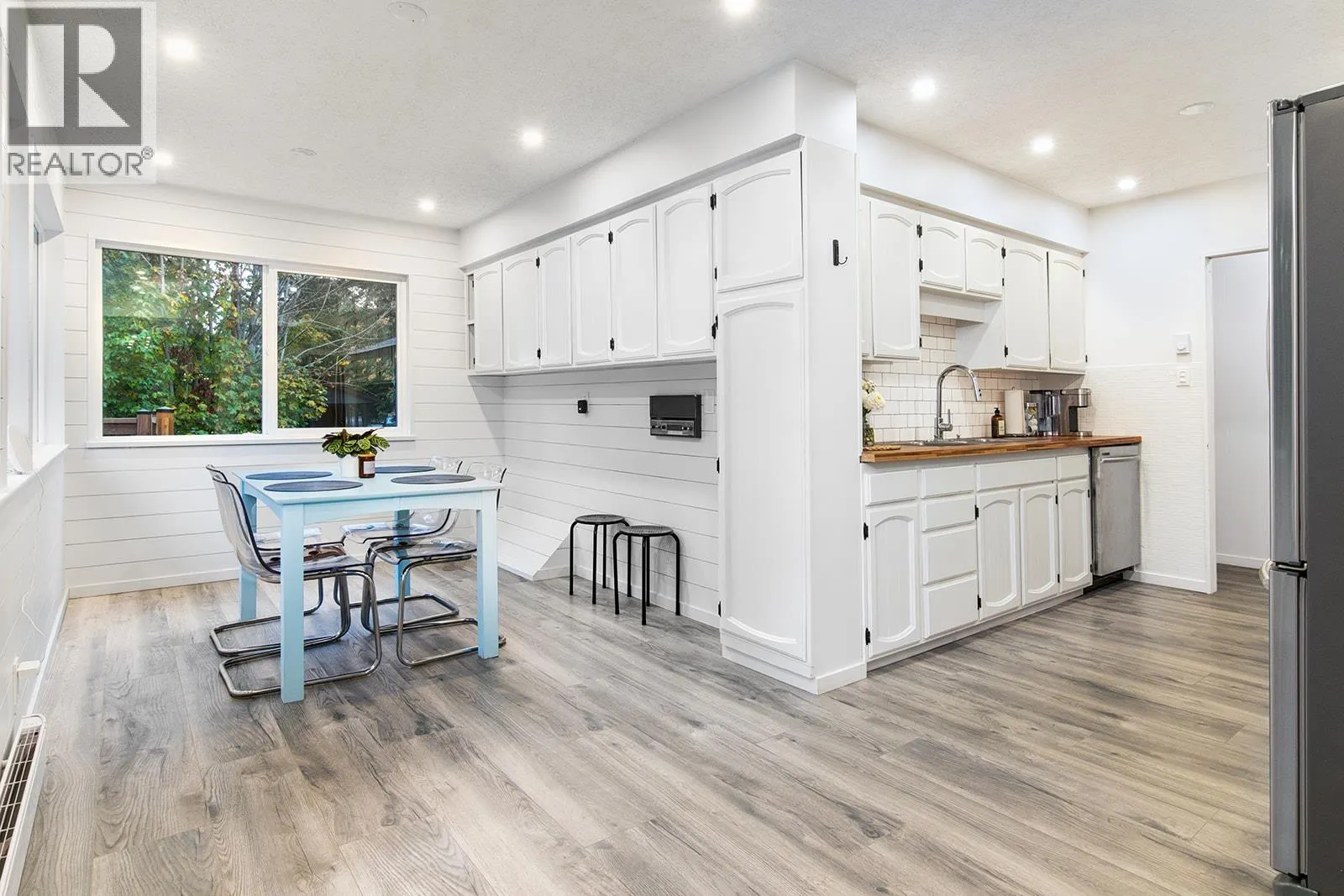 40202 SKYLINE DRIVE