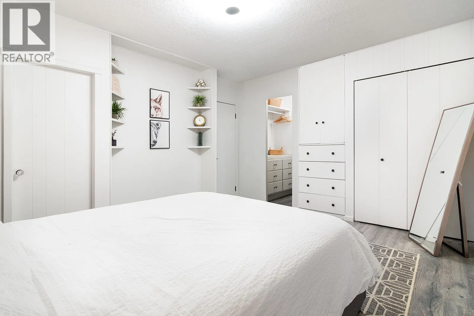 40202 SKYLINE DRIVE