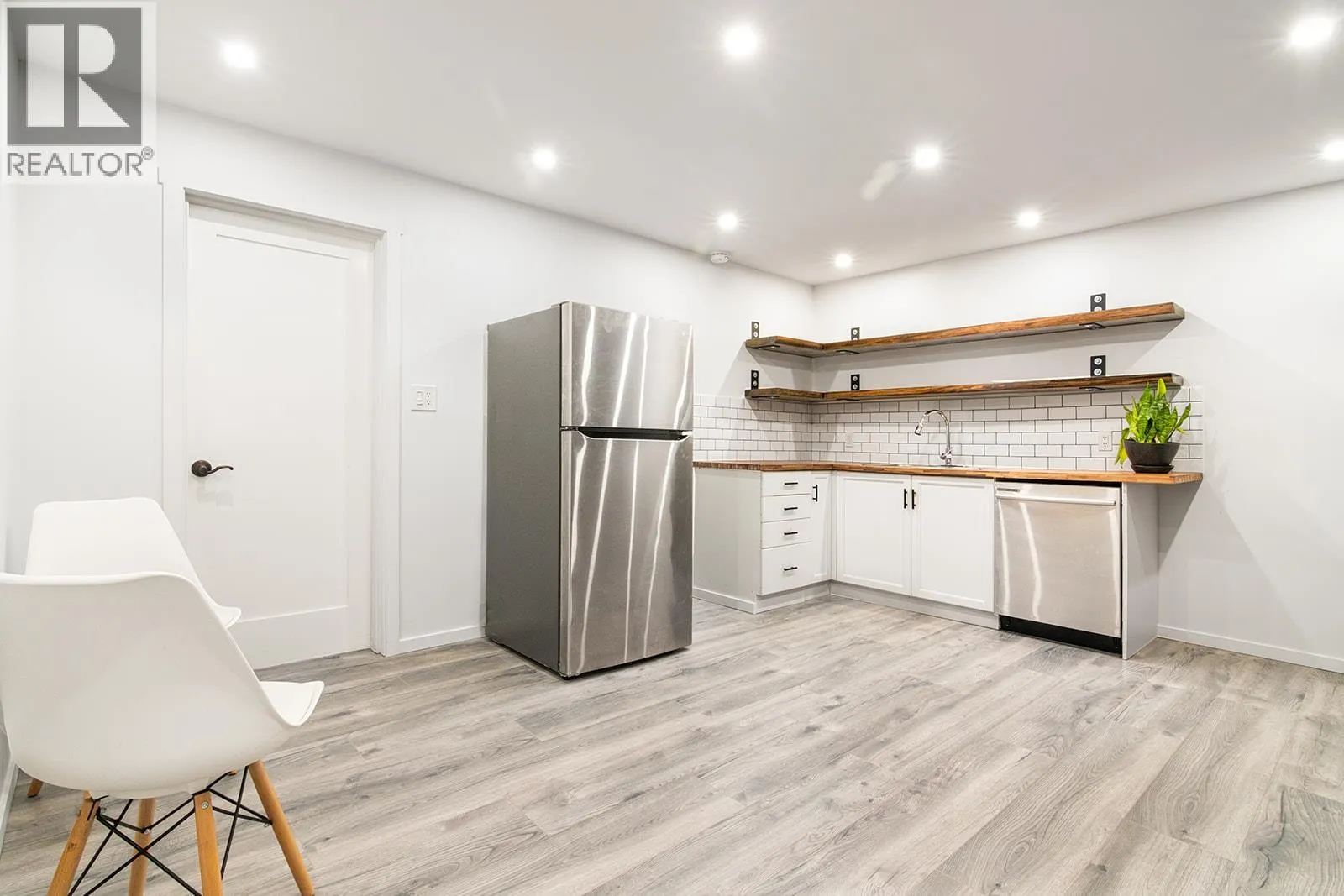 40202 SKYLINE DRIVE