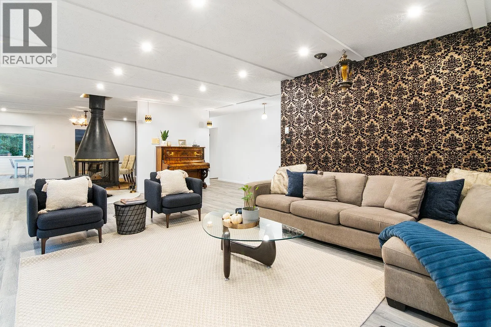 40202 SKYLINE DRIVE