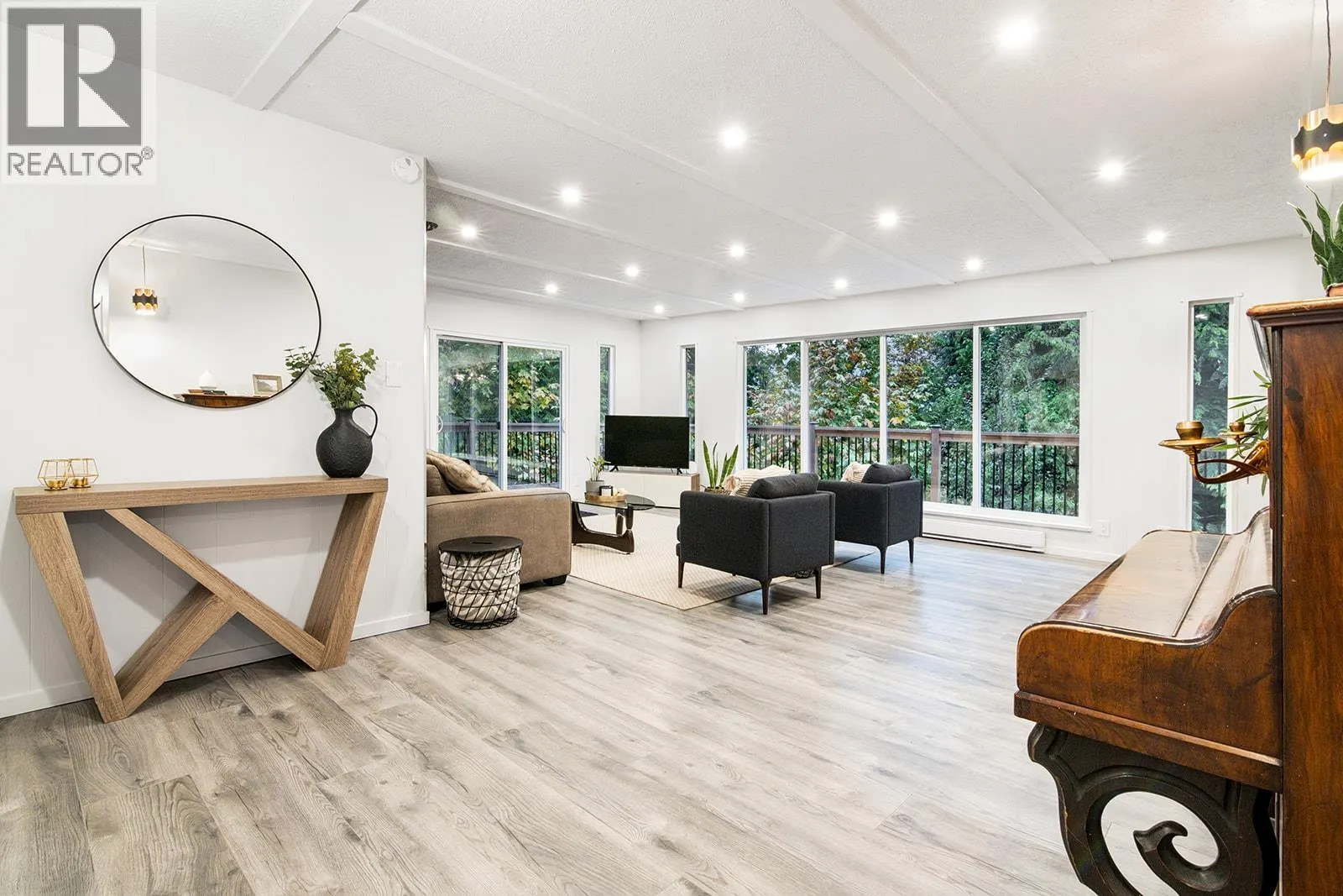 40202 SKYLINE DRIVE