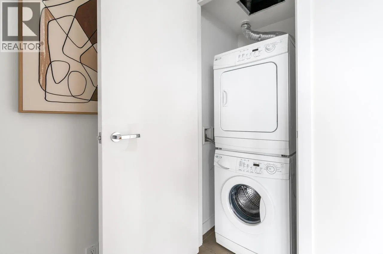 3105 1028 BARCLAY STREET