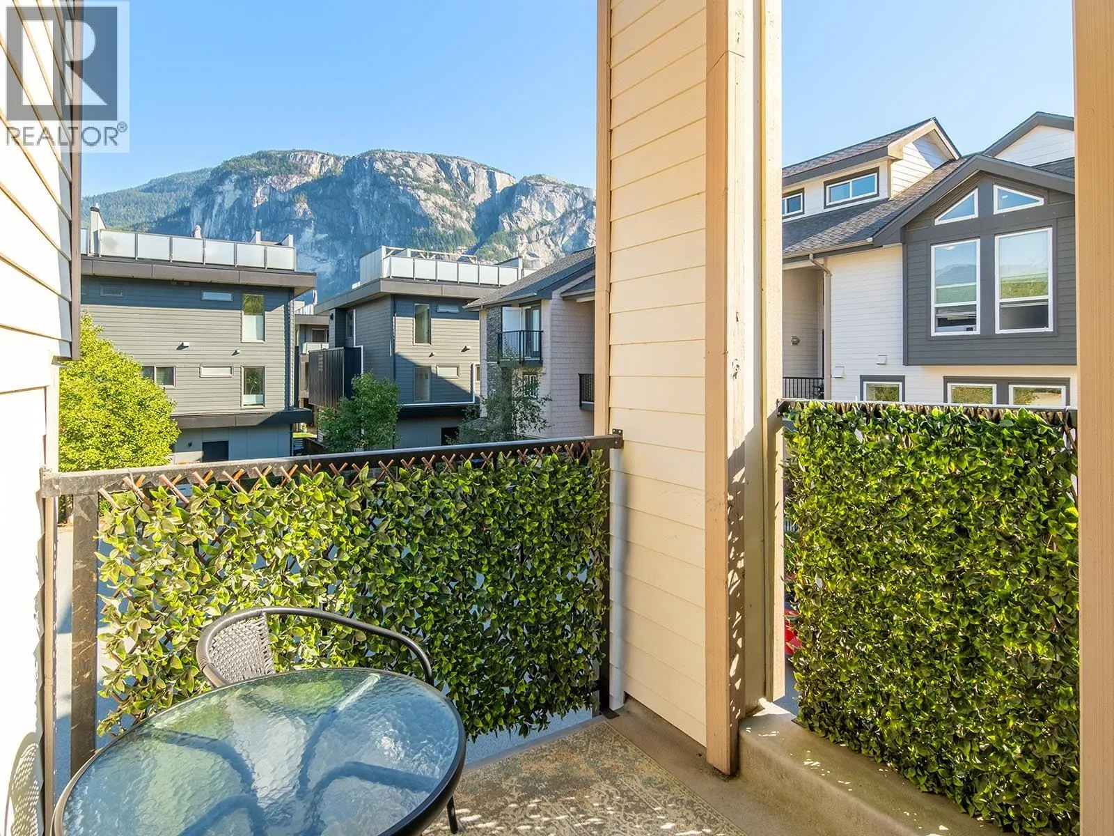 2 1261 MAIN STREET