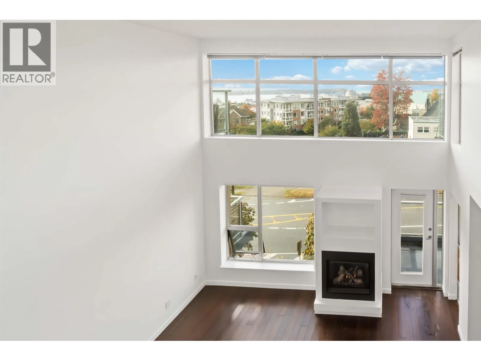PH4 1288 CHESTERFIELD AVENUE