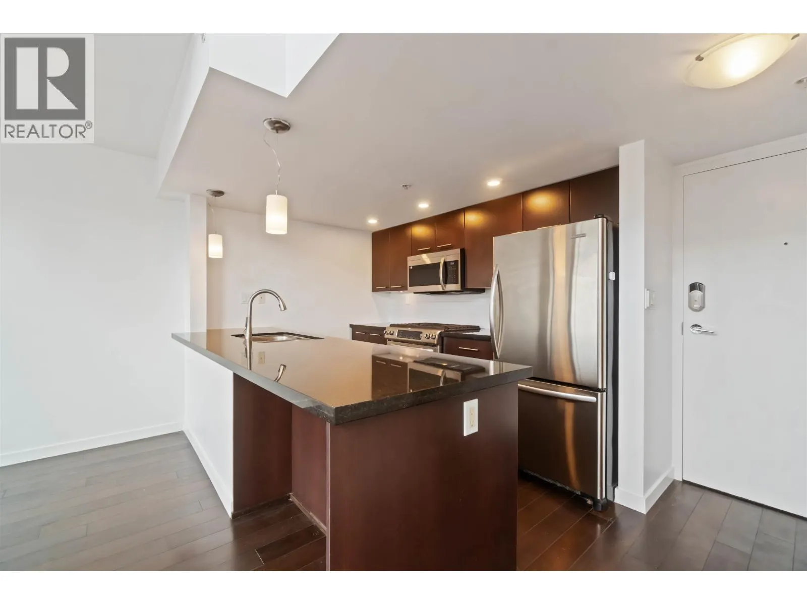 PH4 1288 CHESTERFIELD AVENUE