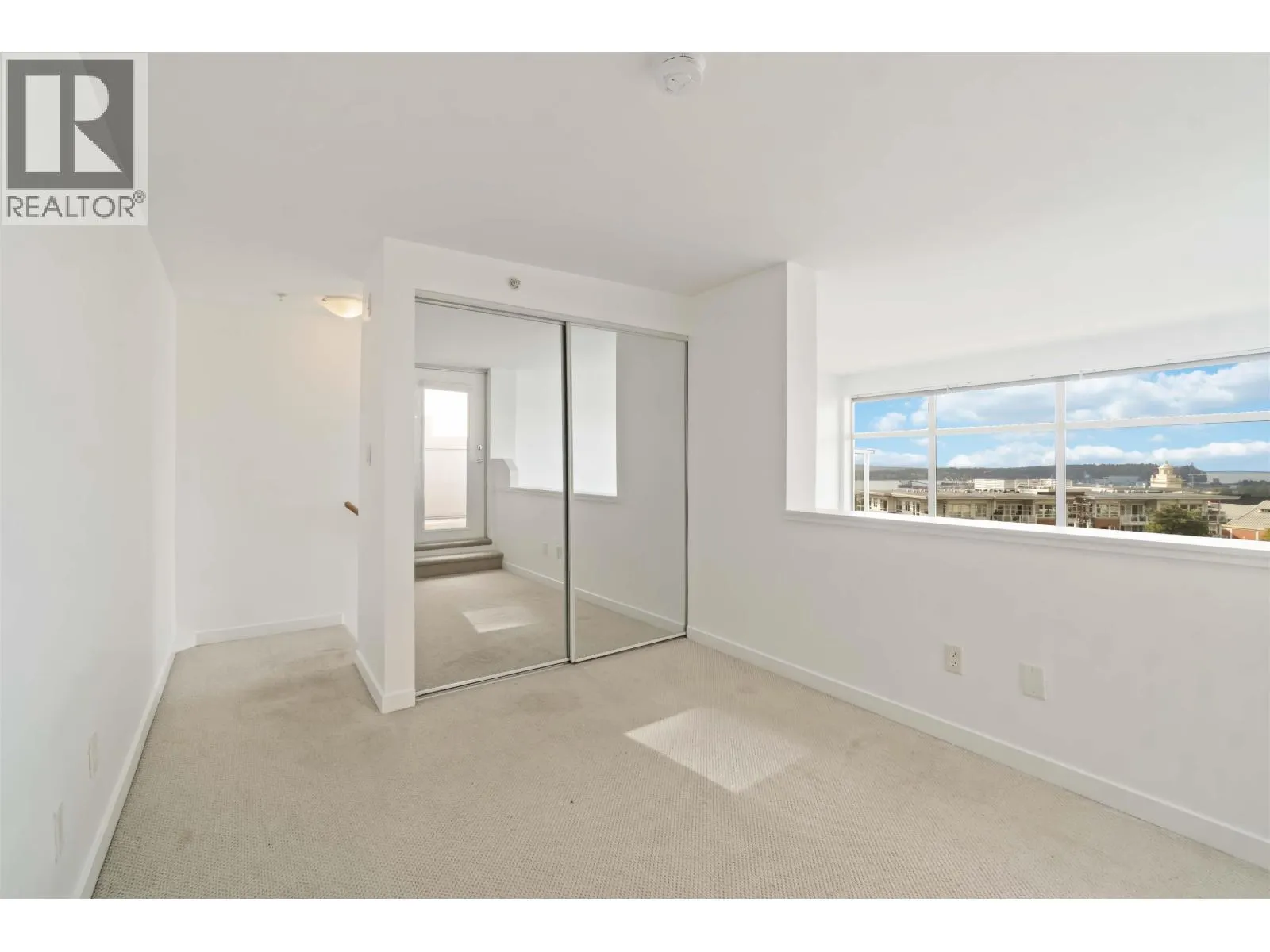 PH4 1288 CHESTERFIELD AVENUE