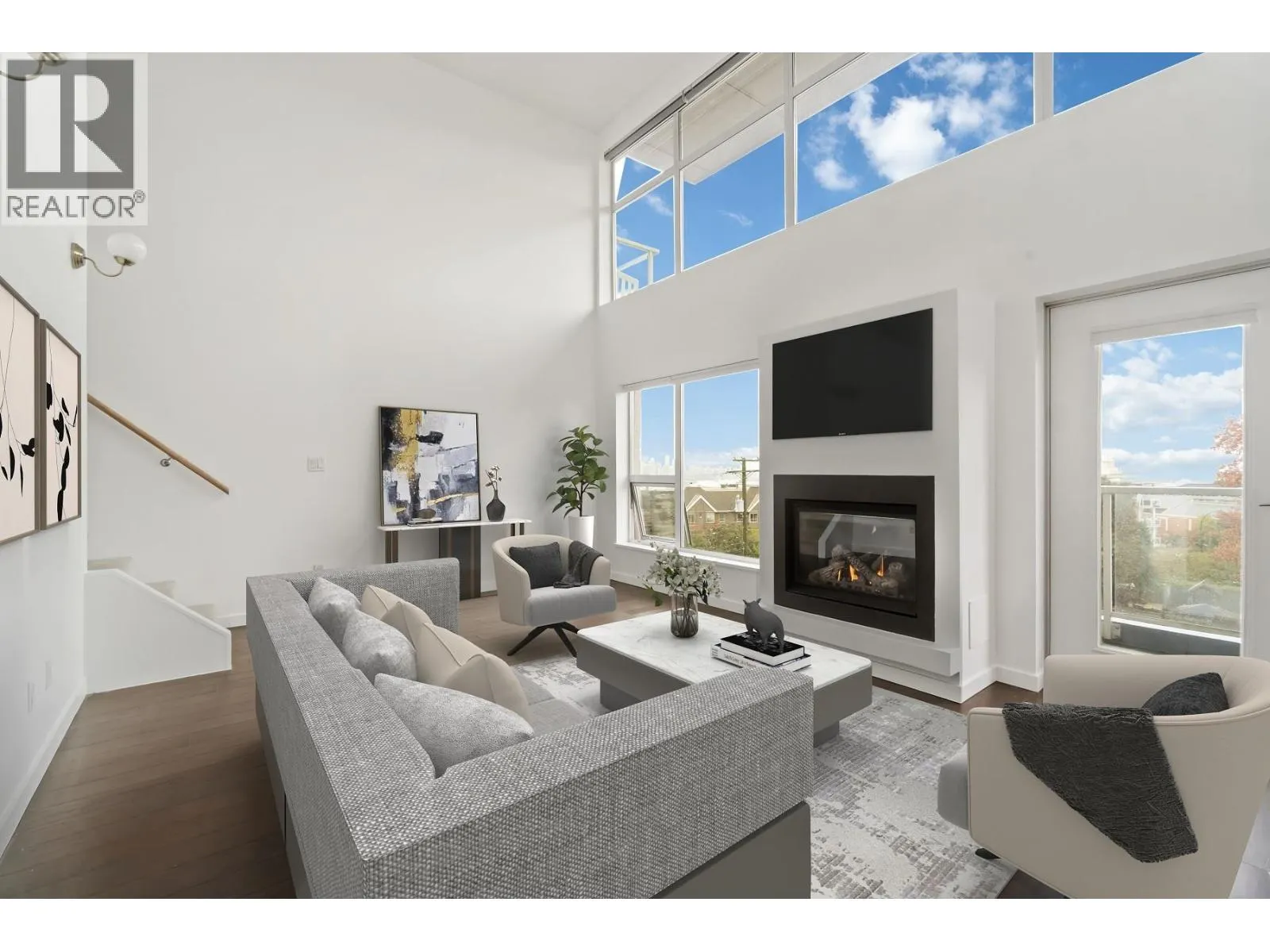 PH4 1288 CHESTERFIELD AVENUE
