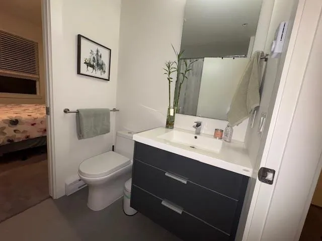 311 16396 64 AVENUE
