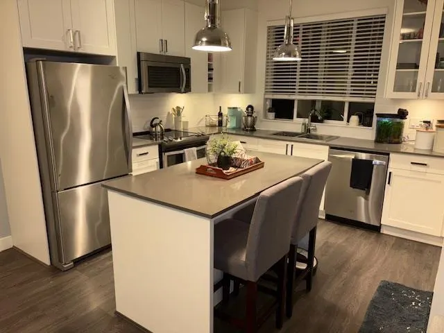 311 16396 64 AVENUE
