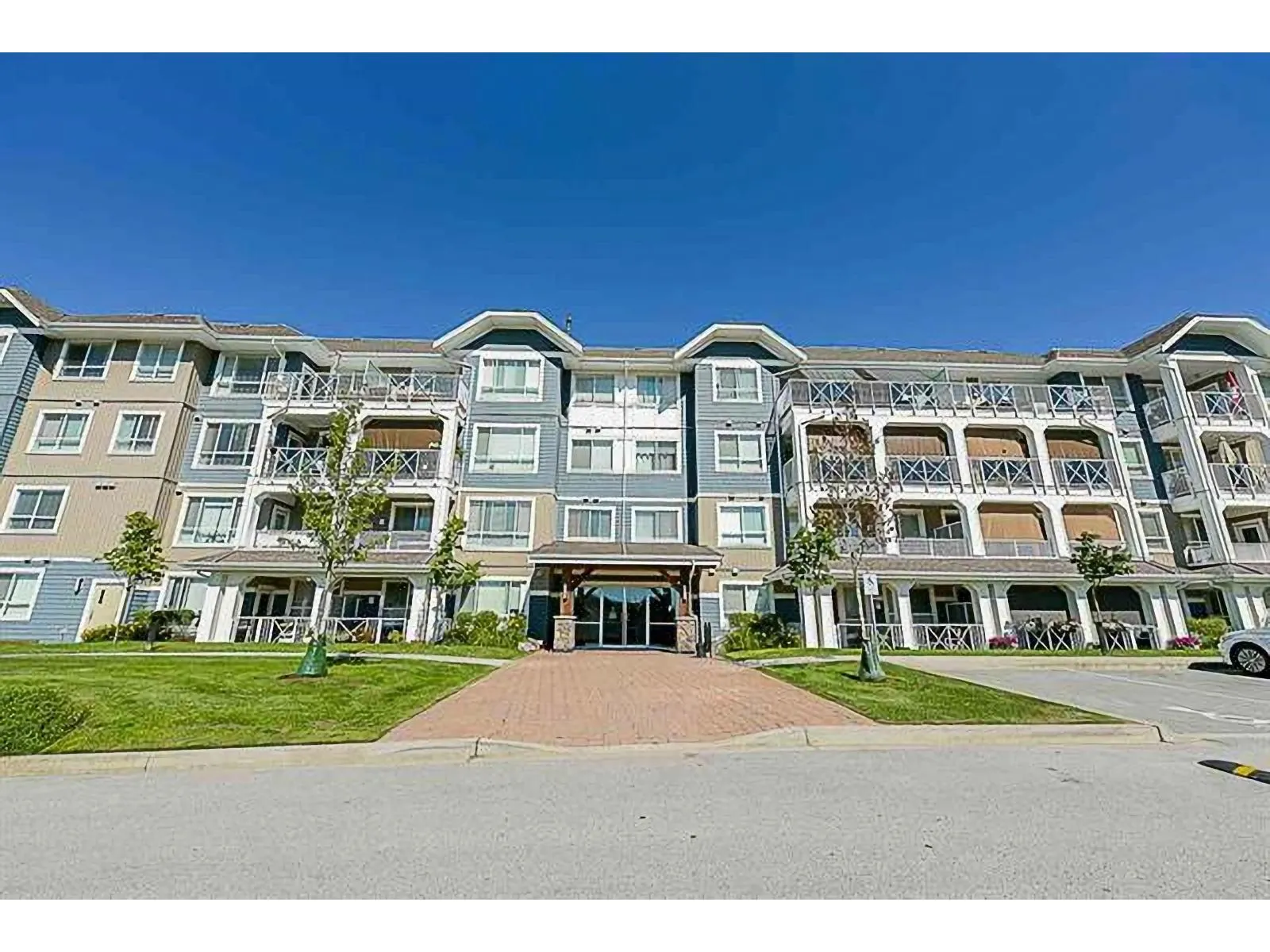311 16396 64 AVENUE