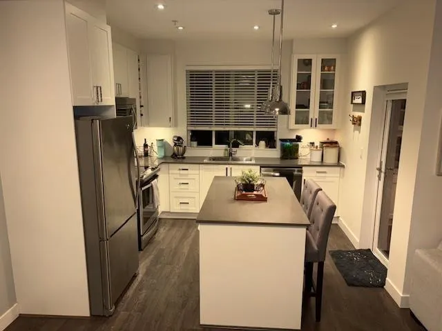 311 16396 64 AVENUE