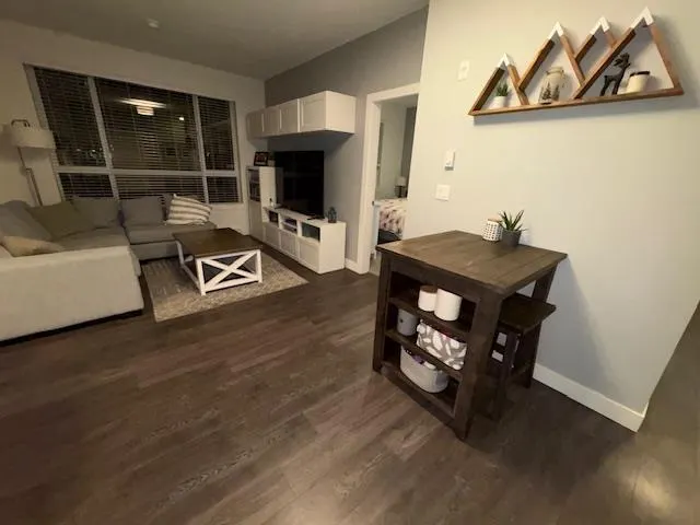 311 16396 64 AVENUE