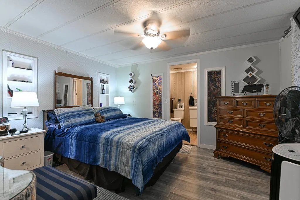 43 2035 MARTENS ST. STREET