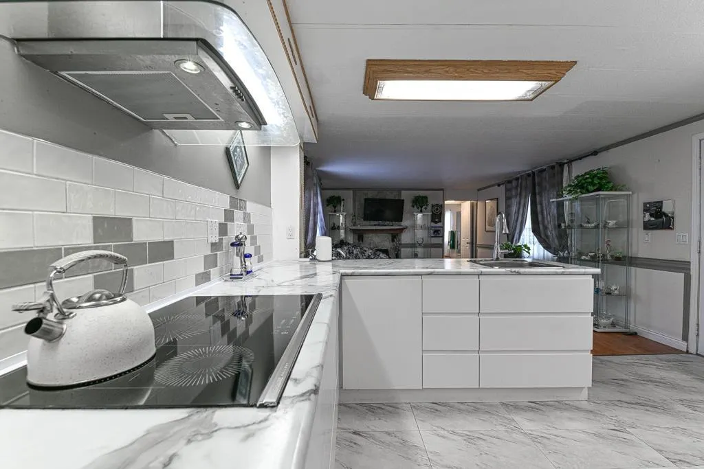 43 2035 MARTENS ST. STREET