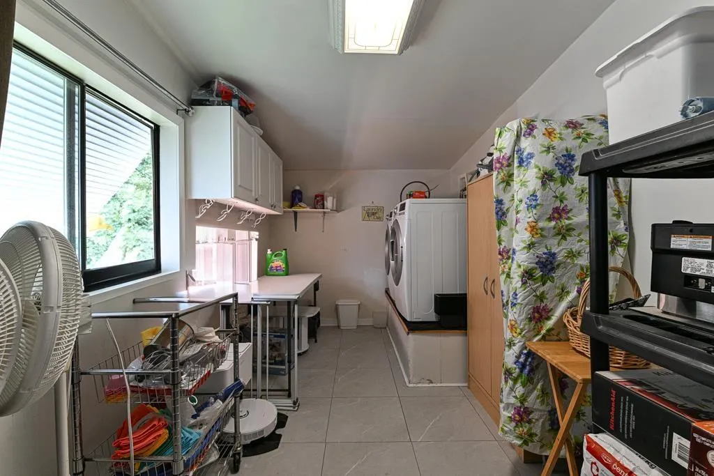 43 2035 MARTENS ST. STREET