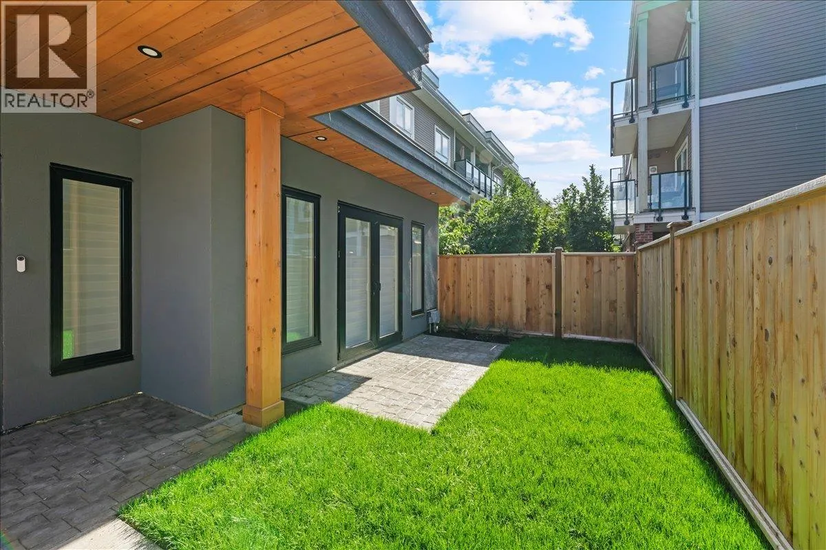 4852 SLOCAN STREET
