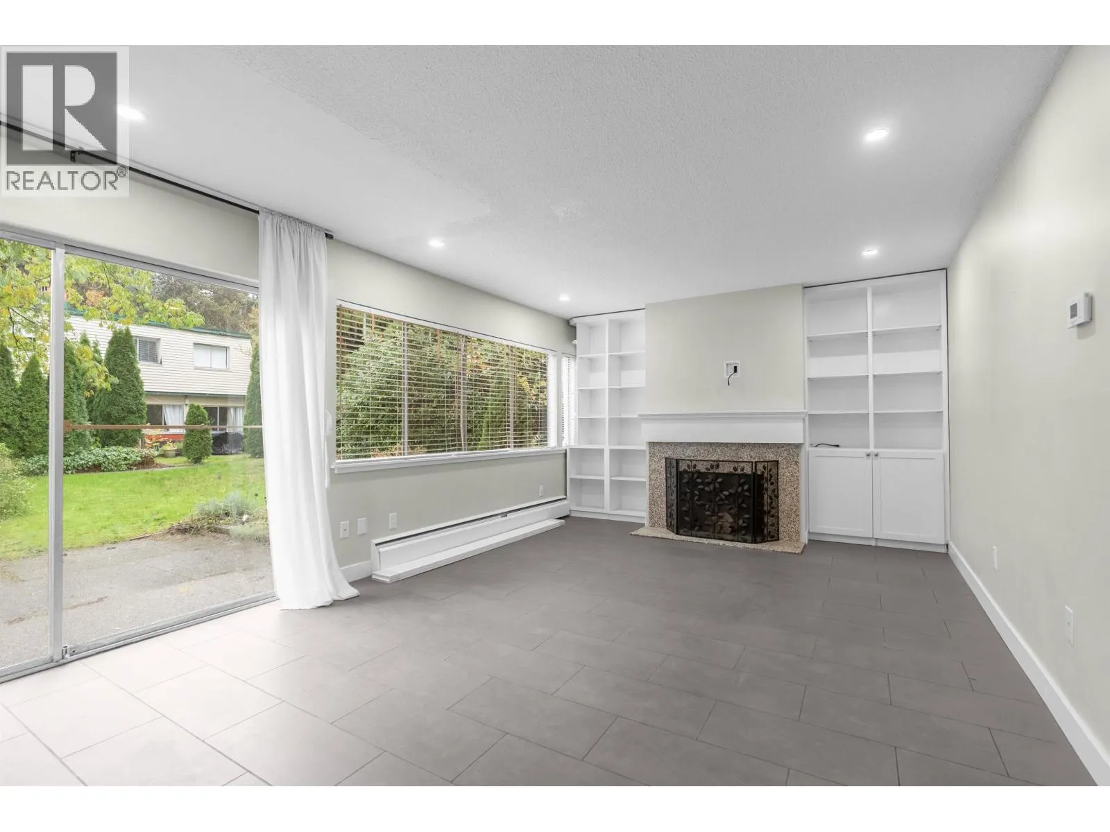 2645 WESTVIEW DRIVE