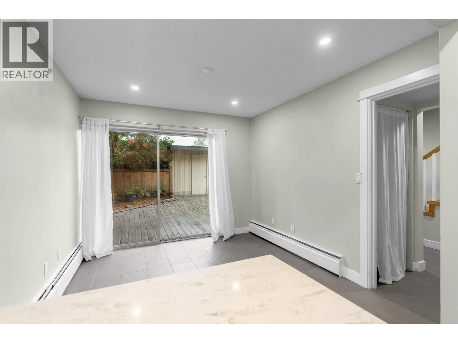 2645 WESTVIEW DRIVE