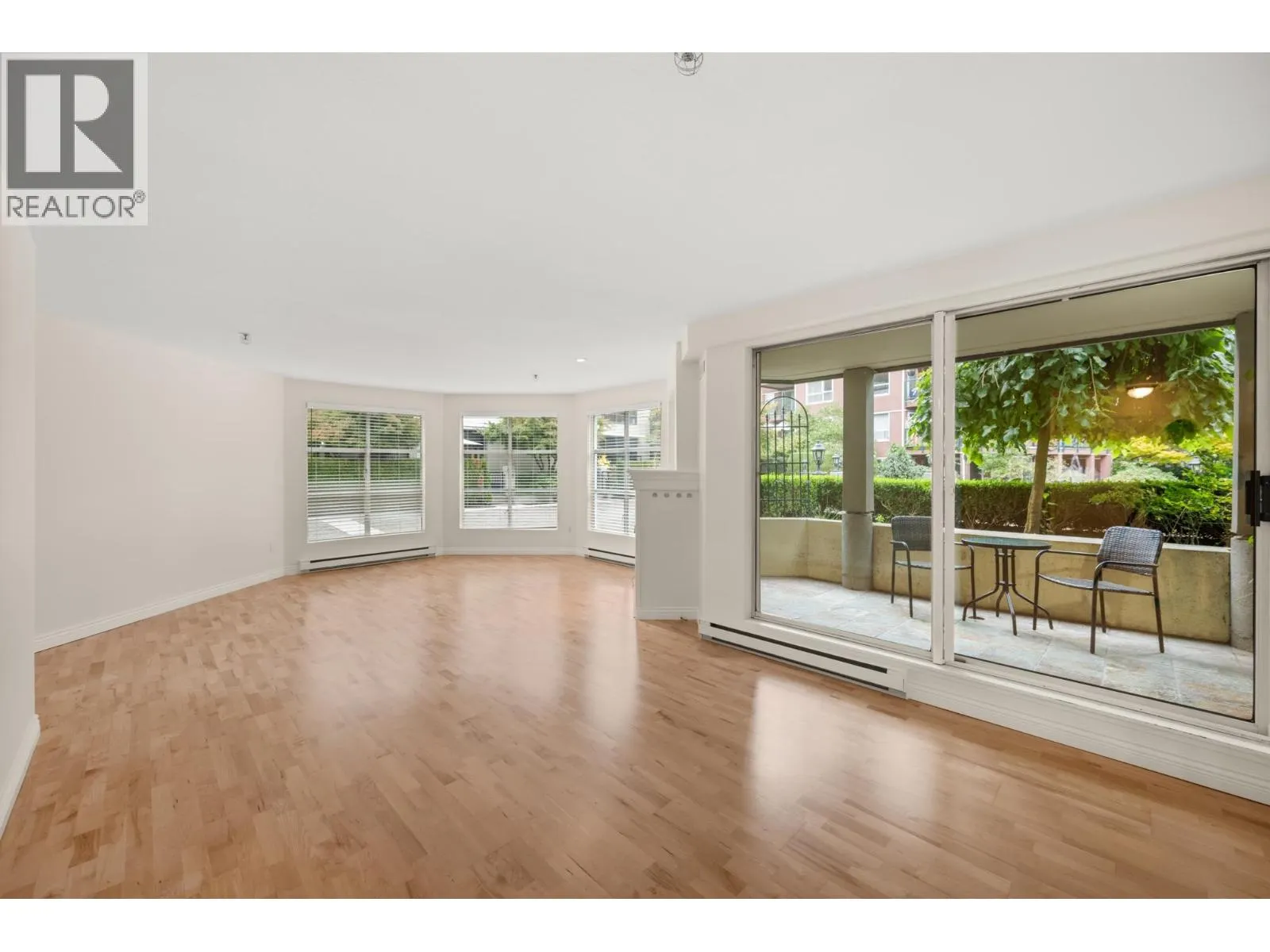 105 5 RENAISSANCE SQUARE