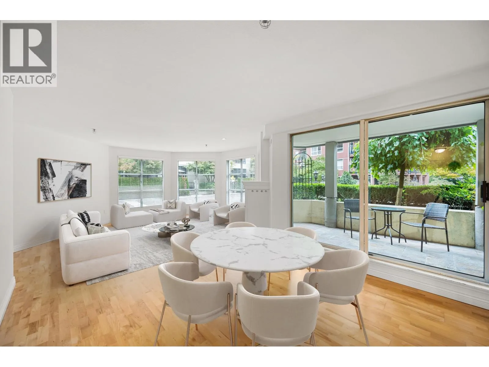 105 5 RENAISSANCE SQUARE