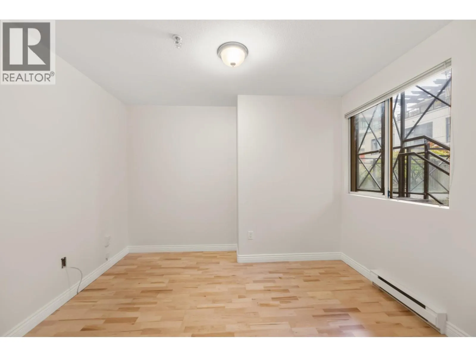 105 5 RENAISSANCE SQUARE